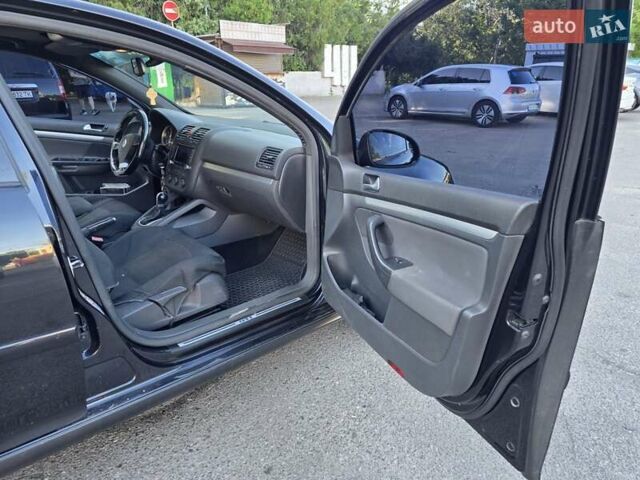 Чорний Фольксваген Гольф ГТІ, об'ємом двигуна 2 л та пробігом 163 тис. км за 12000 $, фото 28 на Automoto.ua