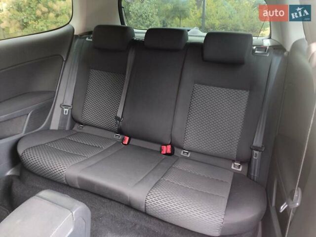 Черный Фольксваген Гольф ГТИ, объемом двигателя 1.6 л и пробегом 191 тыс. км за 7000 $, фото 5 на Automoto.ua