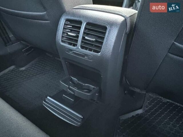 Черный Фольксваген Гольф ГТИ, объемом двигателя 1.4 л и пробегом 180 тыс. км за 7690 $, фото 72 на Automoto.ua