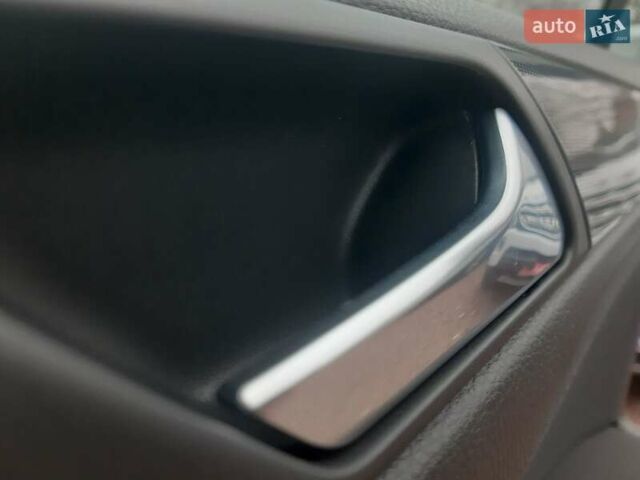 Черный Фольксваген Гольф ГТИ, объемом двигателя 1.4 л и пробегом 180 тыс. км за 7690 $, фото 91 на Automoto.ua