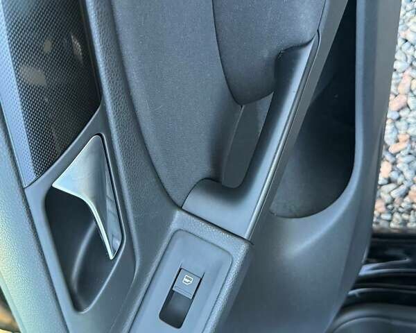 Черный Фольксваген Гольф ГТИ, объемом двигателя 1.4 л и пробегом 180 тыс. км за 7690 $, фото 82 на Automoto.ua