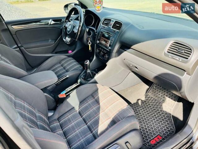 Черный Фольксваген Гольф ГТИ, объемом двигателя 1.97 л и пробегом 243 тыс. км за 9200 $, фото 18 на Automoto.ua