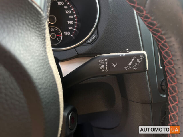 Черный Фольксваген Гольф ГТИ, объемом двигателя 2 л и пробегом 154 тыс. км за 12300 $, фото 16 на Automoto.ua