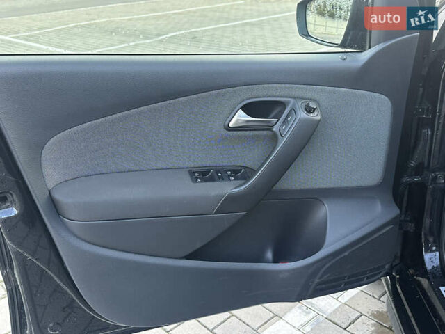 Черный Фольксваген Гольф ГТИ, объемом двигателя 1.4 л и пробегом 220 тыс. км за 9990 $, фото 9 на Automoto.ua