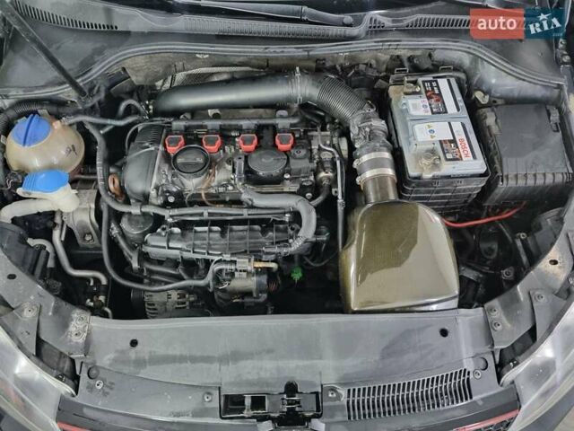 Черный Фольксваген Гольф ГТИ, объемом двигателя 1.98 л и пробегом 242 тыс. км за 9200 $, фото 6 на Automoto.ua