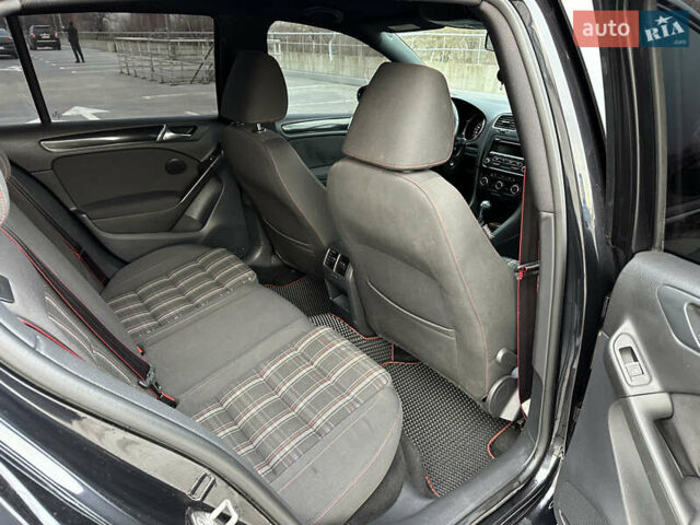 Чорний Фольксваген Гольф ГТІ, об'ємом двигуна 2 л та пробігом 241 тис. км за 9500 $, фото 22 на Automoto.ua