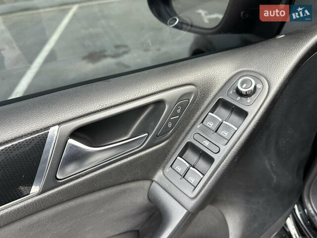 Чорний Фольксваген Гольф ГТІ, об'ємом двигуна 2 л та пробігом 241 тис. км за 9500 $, фото 17 на Automoto.ua