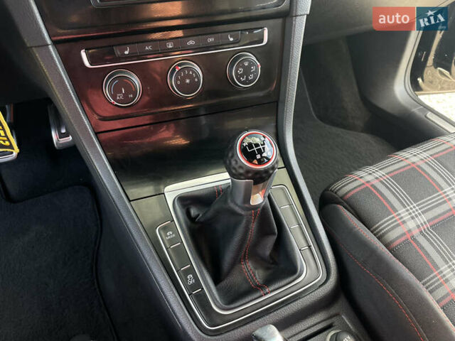 Фольксваген Гольф ГТИ 2014 в Прилуках на Automoto.ua Черный Фольксваген Гольф ГТИ, объемом двигателя 1.98 л и пробегом 159 тыс. км за 12499 $, фото 33 на Automoto.ua