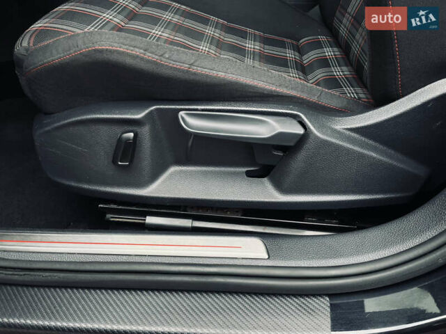 Черный Фольксваген Гольф ГТИ, объемом двигателя 1.98 л и пробегом 161 тыс. км за 11250 $, фото 41 на Automoto.ua