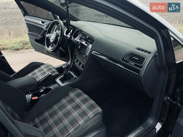 Черный Фольксваген Гольф ГТИ, объемом двигателя 1.98 л и пробегом 161 тыс. км за 11250 $, фото 44 на Automoto.ua