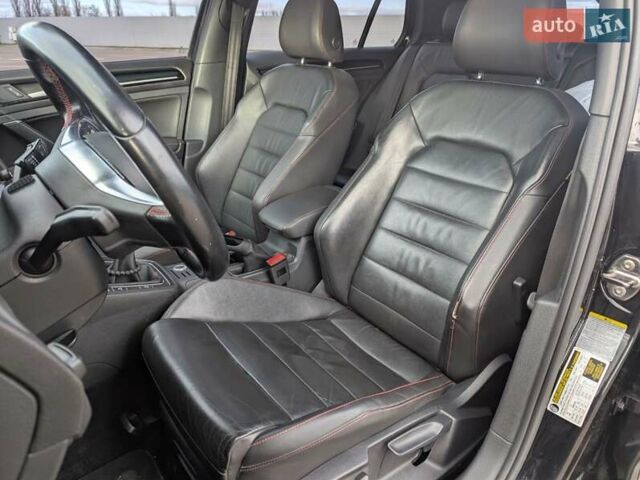 Черный Фольксваген Гольф ГТИ, объемом двигателя 2 л и пробегом 212 тыс. км за 11300 $, фото 16 на Automoto.ua