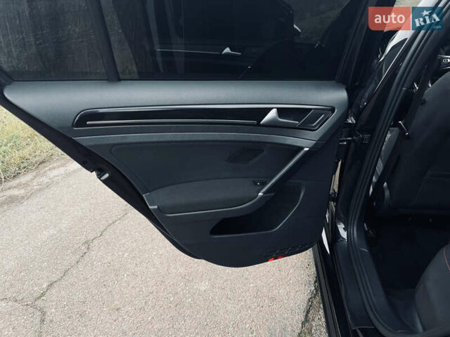 Черный Фольксваген Гольф ГТИ, объемом двигателя 1.98 л и пробегом 161 тыс. км за 11250 $, фото 53 на Automoto.ua