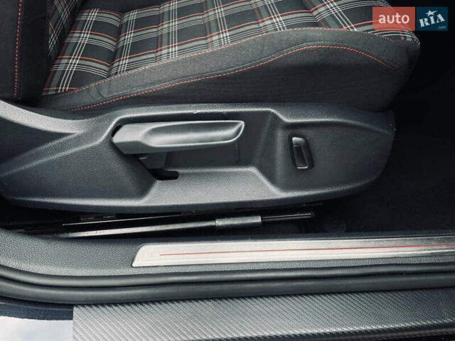 Черный Фольксваген Гольф ГТИ, объемом двигателя 1.98 л и пробегом 161 тыс. км за 11250 $, фото 43 на Automoto.ua