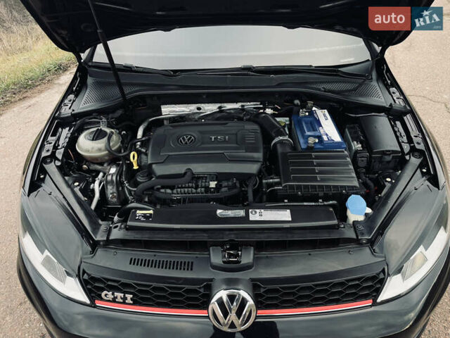 Черный Фольксваген Гольф ГТИ, объемом двигателя 1.98 л и пробегом 161 тыс. км за 11250 $, фото 68 на Automoto.ua