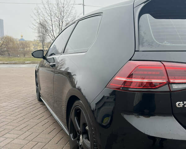 Черный Фольксваген Гольф ГТИ, объемом двигателя 1.98 л и пробегом 117 тыс. км за 14500 $, фото 7 на Automoto.ua