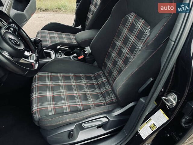 Черный Фольксваген Гольф ГТИ, объемом двигателя 1.98 л и пробегом 161 тыс. км за 11250 $, фото 40 на Automoto.ua