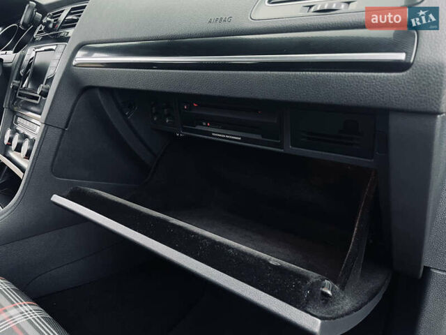 Черный Фольксваген Гольф ГТИ, объемом двигателя 1.98 л и пробегом 161 тыс. км за 11250 $, фото 33 на Automoto.ua