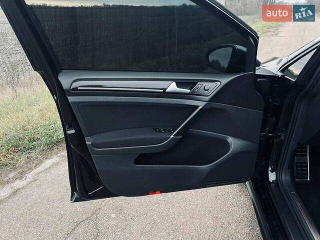 Черный Фольксваген Гольф ГТИ, объемом двигателя 1.98 л и пробегом 161 тыс. км за 11250 $, фото 52 на Automoto.ua