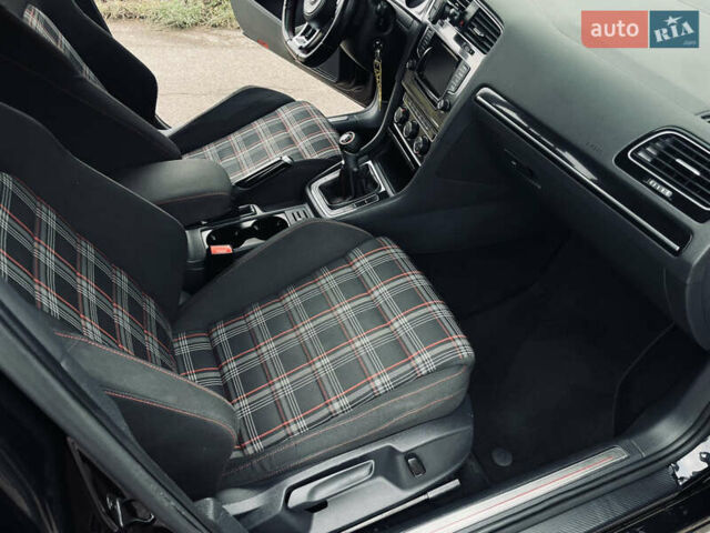 Черный Фольксваген Гольф ГТИ, объемом двигателя 1.98 л и пробегом 161 тыс. км за 11250 $, фото 42 на Automoto.ua