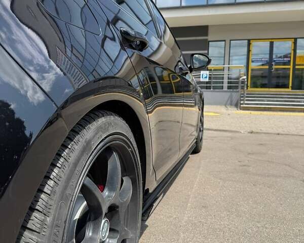 Черный Фольксваген Гольф ГТИ, объемом двигателя 1.98 л и пробегом 120 тыс. км за 15500 $, фото 10 на Automoto.ua