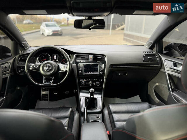 Черный Фольксваген Гольф ГТИ, объемом двигателя 1.98 л и пробегом 149 тыс. км за 14200 $, фото 15 на Automoto.ua