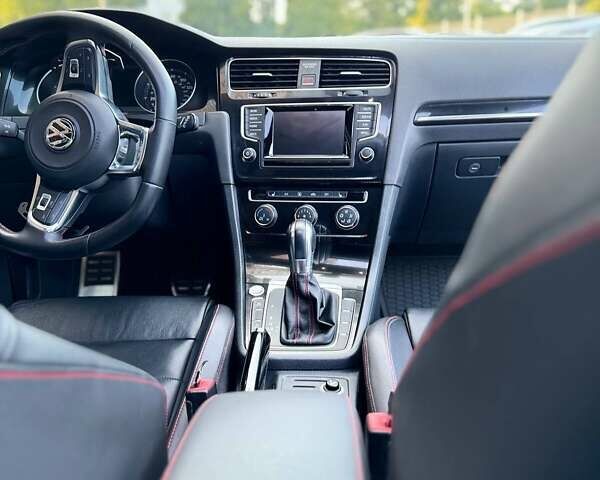 Чорний Фольксваген Гольф ГТІ, об'ємом двигуна 1.98 л та пробігом 120 тис. км за 15200 $, фото 16 на Automoto.ua