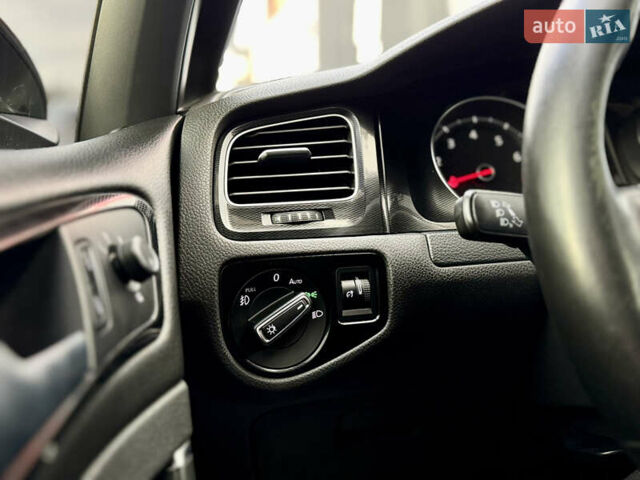 Черный Фольксваген Гольф ГТИ, объемом двигателя 1.98 л и пробегом 149 тыс. км за 14200 $, фото 13 на Automoto.ua