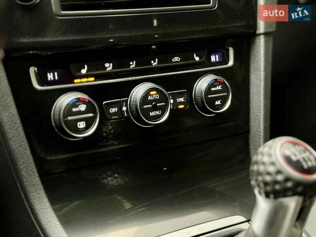 Черный Фольксваген Гольф ГТИ, объемом двигателя 1.98 л и пробегом 149 тыс. км за 14200 $, фото 11 на Automoto.ua