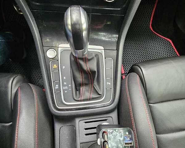 Чорний Фольксваген Гольф ГТІ, об'ємом двигуна 1.98 л та пробігом 163 тис. км за 16900 $, фото 83 на Automoto.ua