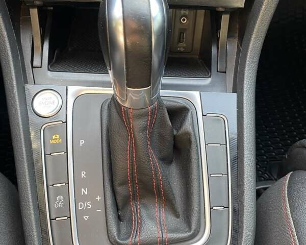 Черный Фольксваген Гольф ГТИ, объемом двигателя 1.98 л и пробегом 171 тыс. км за 12700 $, фото 12 на Automoto.ua