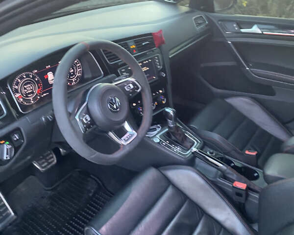 Черный Фольксваген Гольф ГТИ, объемом двигателя 1.98 л и пробегом 122 тыс. км за 17000 $, фото 15 на Automoto.ua