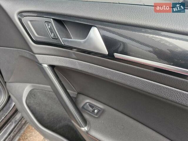 Черный Фольксваген Гольф ГТИ, объемом двигателя 2 л и пробегом 163 тыс. км за 12700 $, фото 17 на Automoto.ua