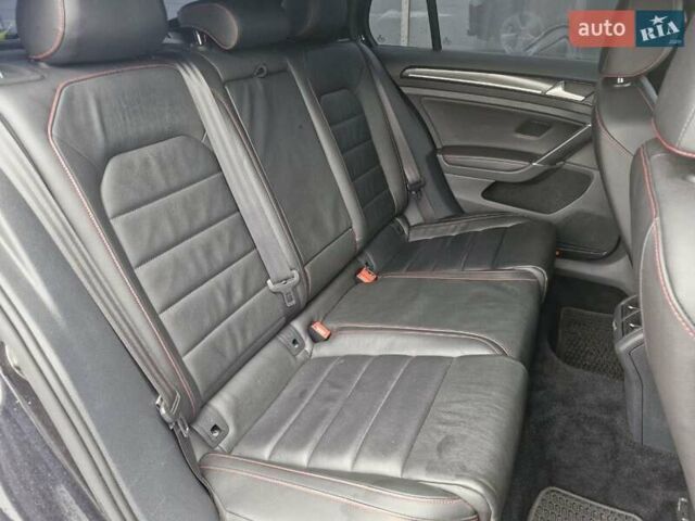 Черный Фольксваген Гольф ГТИ, объемом двигателя 2 л и пробегом 163 тыс. км за 12700 $, фото 11 на Automoto.ua