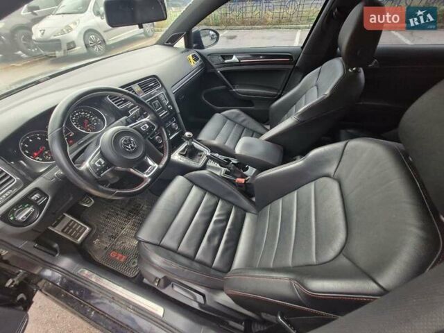 Черный Фольксваген Гольф ГТИ, объемом двигателя 2 л и пробегом 163 тыс. км за 12700 $, фото 8 на Automoto.ua