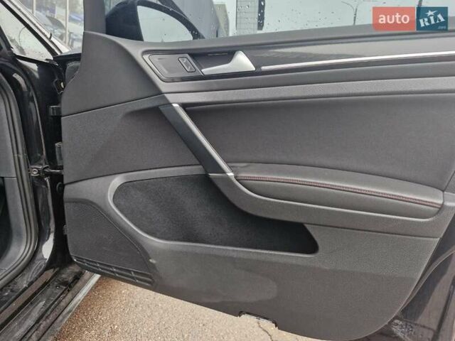 Черный Фольксваген Гольф ГТИ, объемом двигателя 2 л и пробегом 163 тыс. км за 12700 $, фото 15 на Automoto.ua