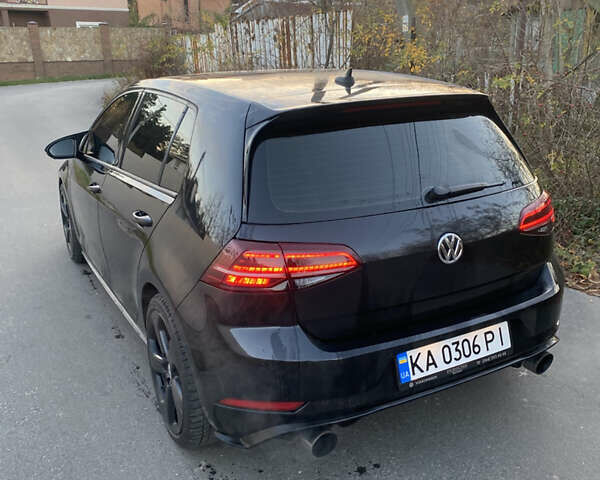 Черный Фольксваген Гольф ГТИ, объемом двигателя 1.98 л и пробегом 122 тыс. км за 17000 $, фото 4 на Automoto.ua