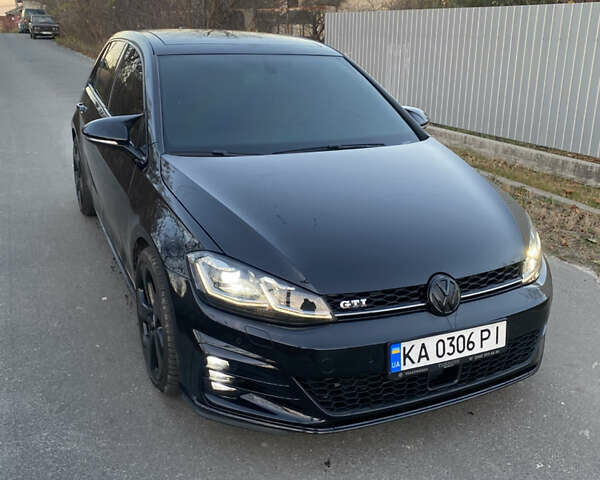 Черный Фольксваген Гольф ГТИ, объемом двигателя 1.98 л и пробегом 122 тыс. км за 17000 $, фото 1 на Automoto.ua