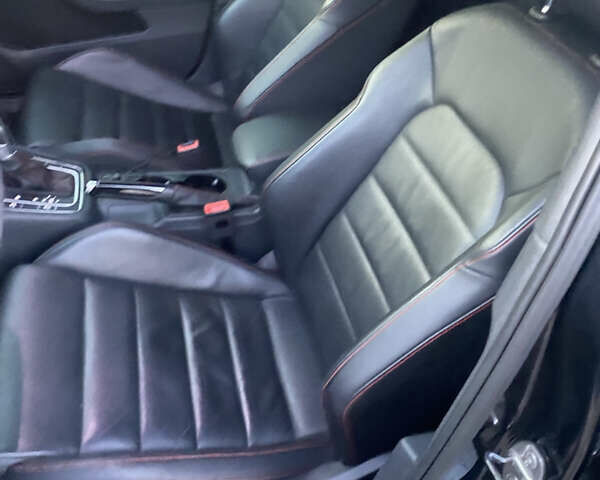 Черный Фольксваген Гольф ГТИ, объемом двигателя 1.98 л и пробегом 122 тыс. км за 17000 $, фото 16 на Automoto.ua