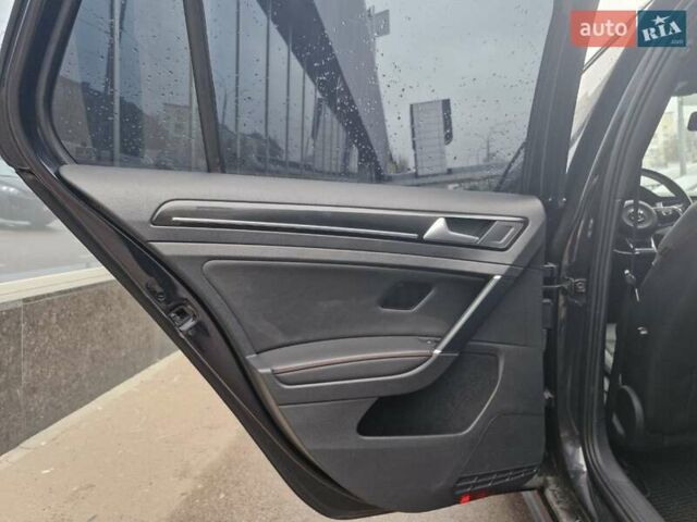 Черный Фольксваген Гольф ГТИ, объемом двигателя 2 л и пробегом 163 тыс. км за 12700 $, фото 16 на Automoto.ua