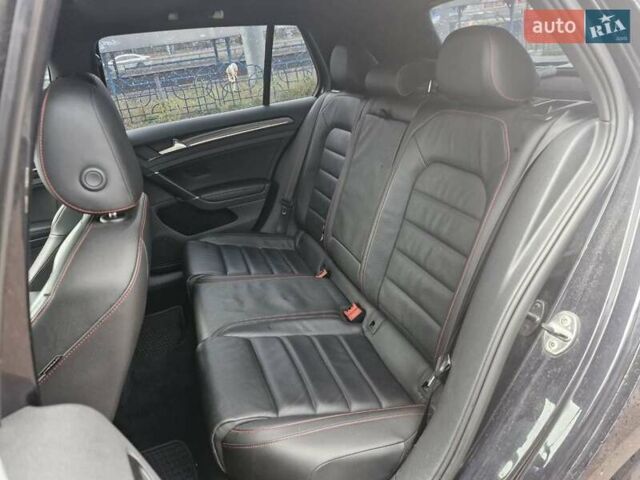 Черный Фольксваген Гольф ГТИ, объемом двигателя 2 л и пробегом 163 тыс. км за 12700 $, фото 13 на Automoto.ua