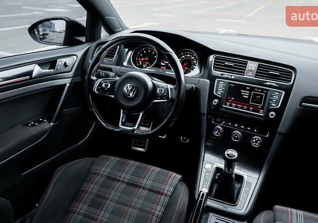 Черный Фольксваген Гольф ГТИ, объемом двигателя 1.98 л и пробегом 120 тыс. км за 14900 $, фото 18 на Automoto.ua