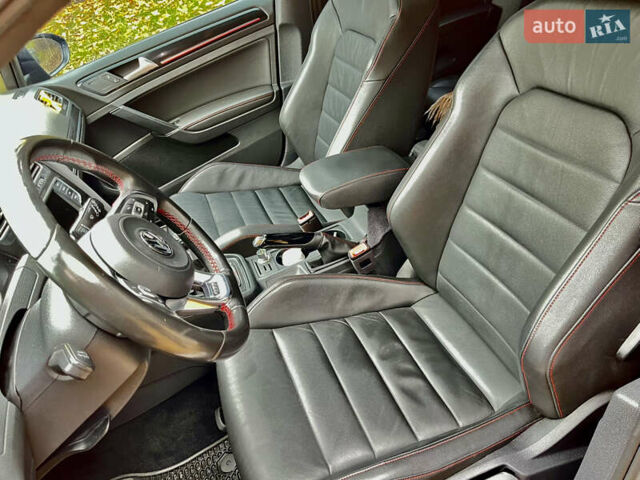 Чорний Фольксваген Гольф ГТІ, об'ємом двигуна 1.98 л та пробігом 163 тис. км за 13500 $, фото 10 на Automoto.ua