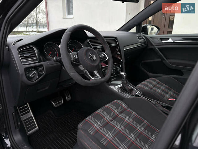 Черный Фольксваген Гольф ГТИ, объемом двигателя 1.98 л и пробегом 176 тыс. км за 18500 $, фото 18 на Automoto.ua