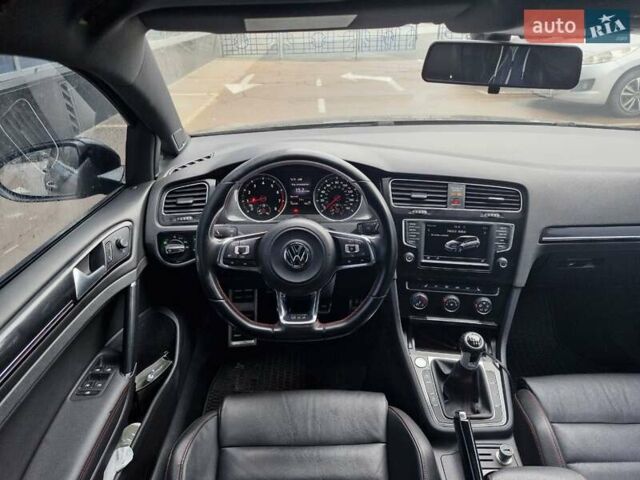 Черный Фольксваген Гольф ГТИ, объемом двигателя 2 л и пробегом 163 тыс. км за 12700 $, фото 20 на Automoto.ua