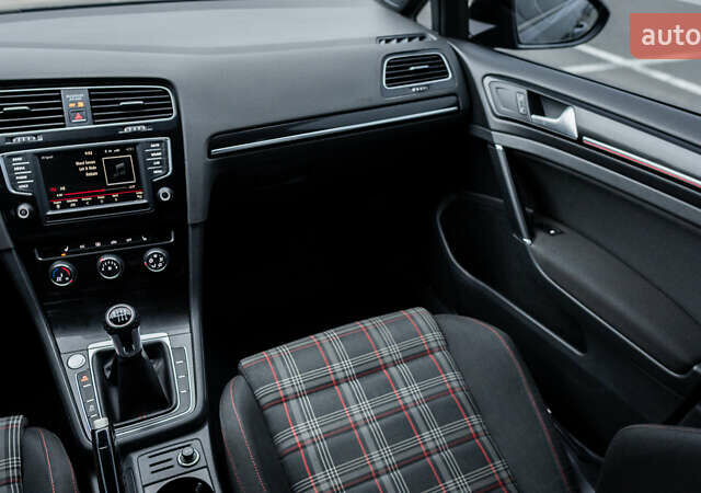 Черный Фольксваген Гольф ГТИ, объемом двигателя 1.98 л и пробегом 120 тыс. км за 14900 $, фото 27 на Automoto.ua