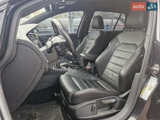 Черный Фольксваген Гольф ГТИ, объемом двигателя 2 л и пробегом 163 тыс. км за 12700 $, фото 7 на Automoto.ua