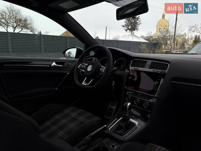 Черный Фольксваген Гольф ГТИ, объемом двигателя 1.98 л и пробегом 176 тыс. км за 18500 $, фото 29 на Automoto.ua