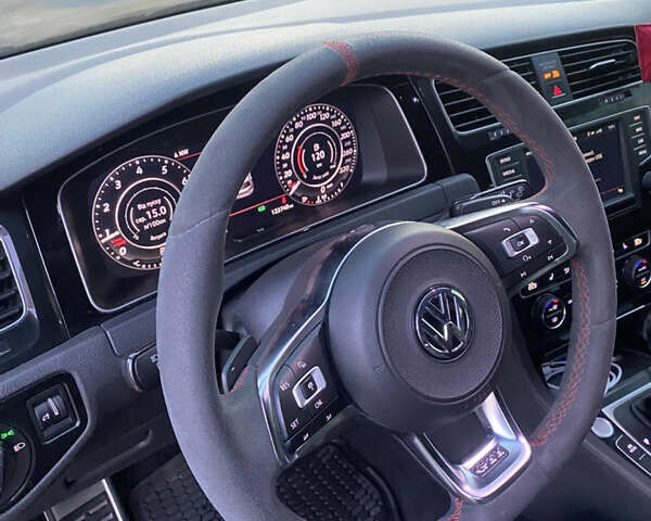 Черный Фольксваген Гольф ГТИ, объемом двигателя 1.98 л и пробегом 122 тыс. км за 17000 $, фото 9 на Automoto.ua