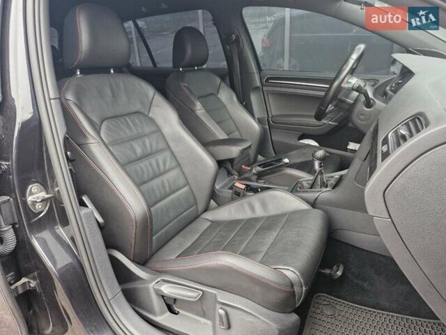 Черный Фольксваген Гольф ГТИ, объемом двигателя 2 л и пробегом 163 тыс. км за 12700 $, фото 10 на Automoto.ua