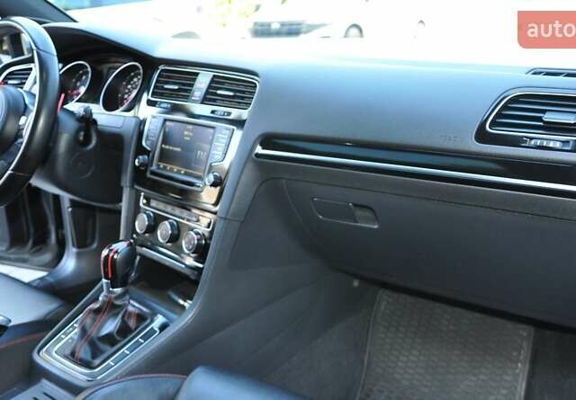 Черный Фольксваген Гольф ГТИ, объемом двигателя 1.98 л и пробегом 53 тыс. км за 17000 $, фото 21 на Automoto.ua